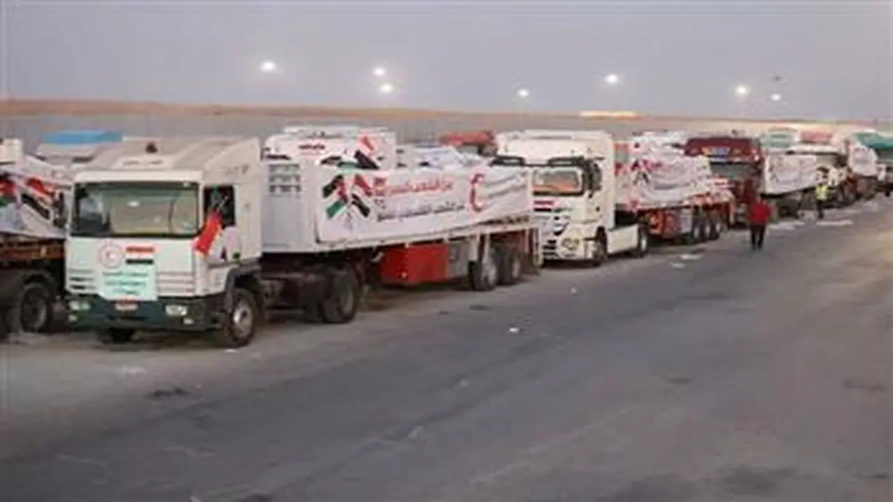 استمرار تدفق المساعدات المصرية إلى قطاع غزة لمواجهة تداعيات الطقس القاسي ومنخفضات الشتاء